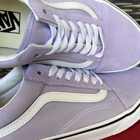 •Vans WMNS Old Skool Color Theory Purple Heath
VN0A5JMIZS0
Sneakers - Picture 15 of 16